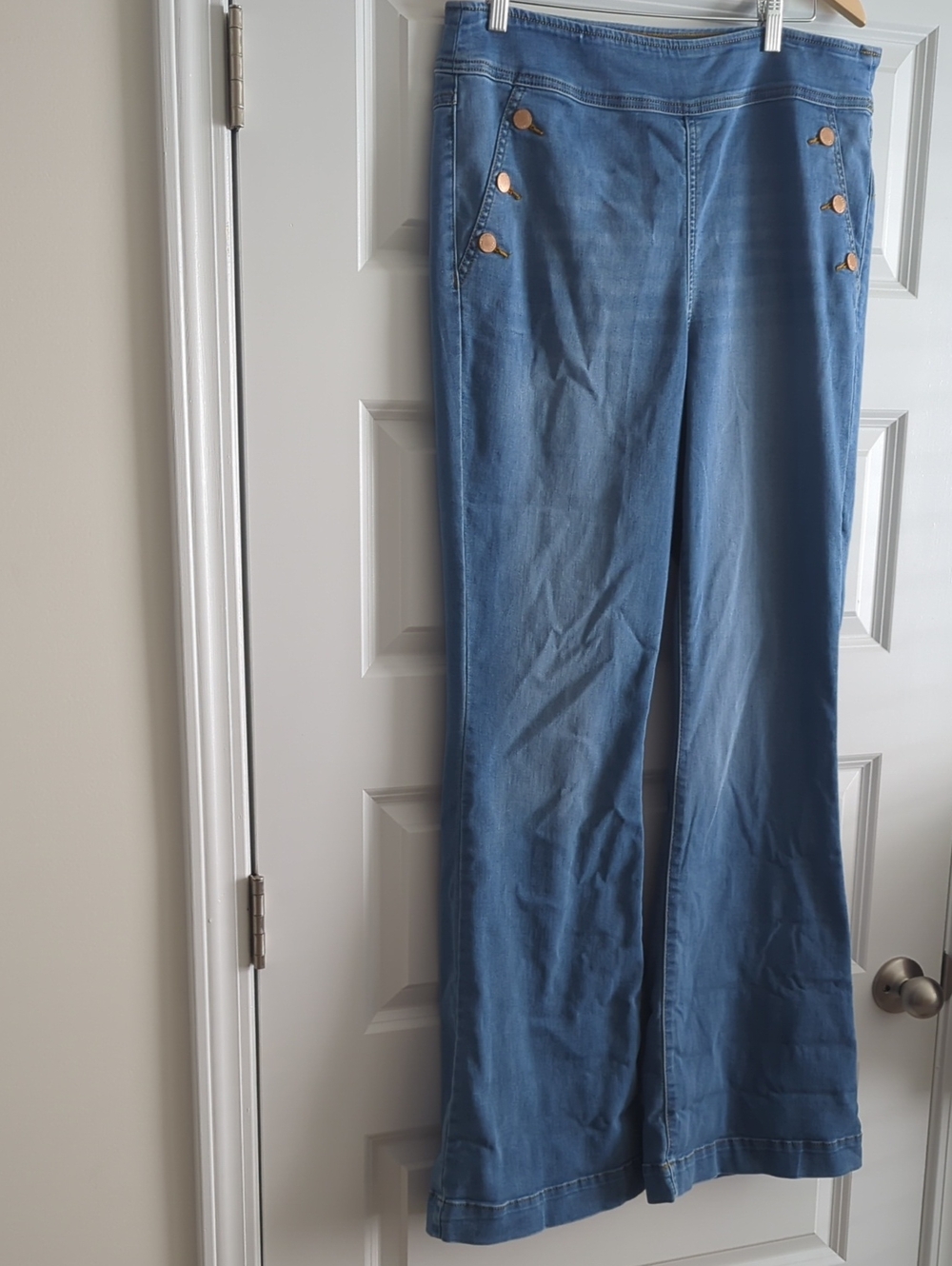 INC International Concepts Blue Wide-Leg Jeans with Button Accents W18 L46